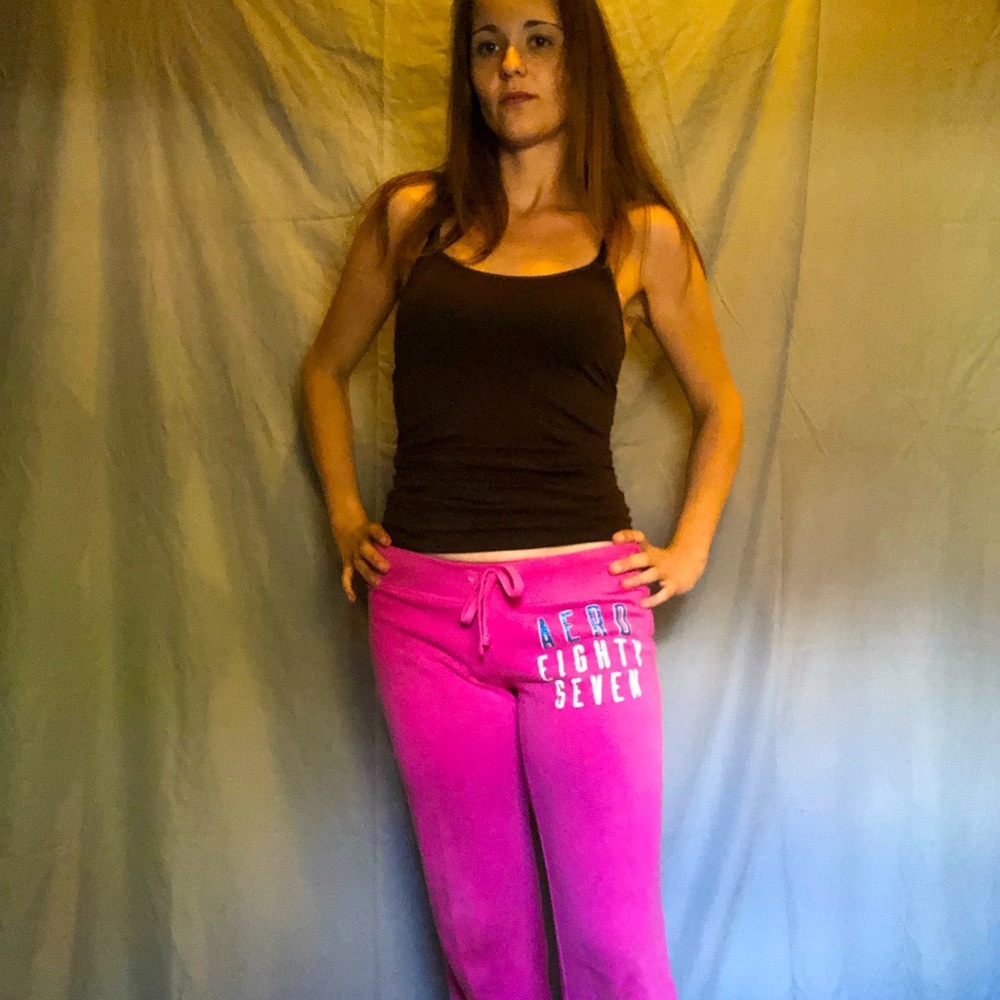 😍CUTE💗 HOT PINK Aeropostale jogging pants the size is XS very soft💓